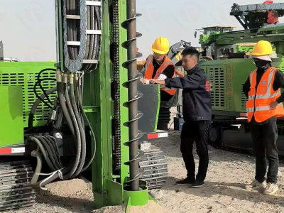 Driver tiang photovoltaic